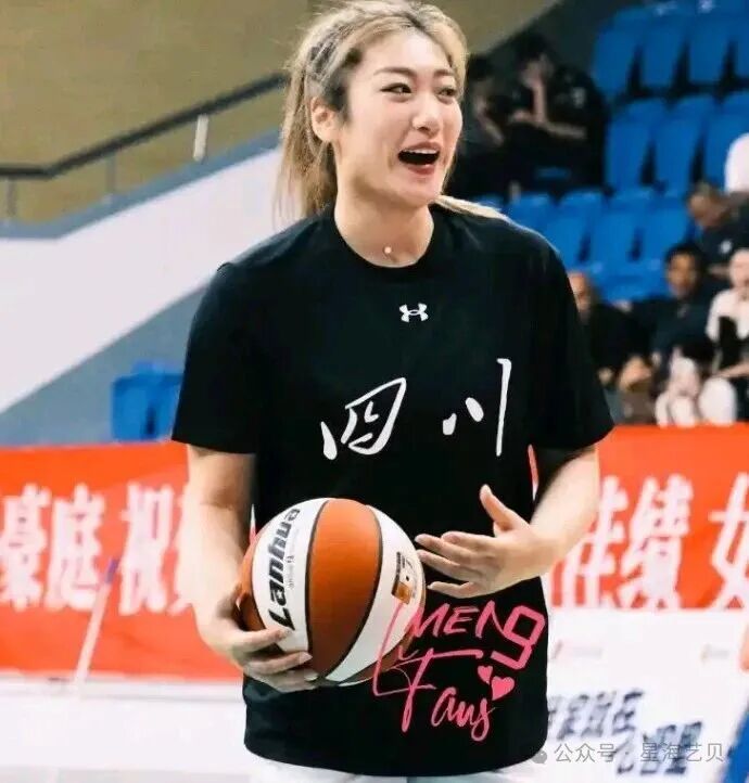 从“争议情侣”到“携手夫妻”:李梦与张隆的六年,是舆论风暴后的双向奔赴