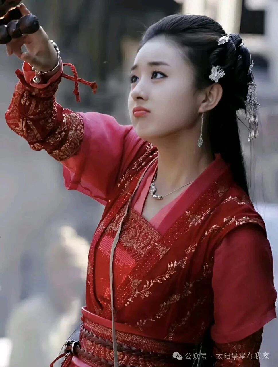 《与凤行》两周年!不定时颖业更新,赵丽颖喊你选修仙搭子,快来说说你心仪的是谁?