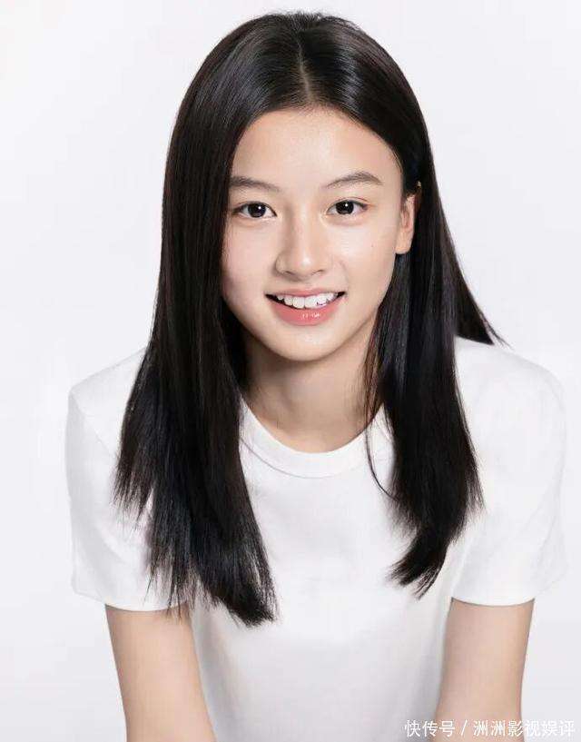 神似张柏芝走红,河南素人女孩七七签经纪公司