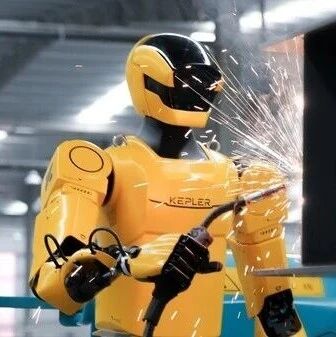 AWE2026现场直击，开普勒K2"大黄蜂"双展区亮相，工业级人形机器人实力吸睛