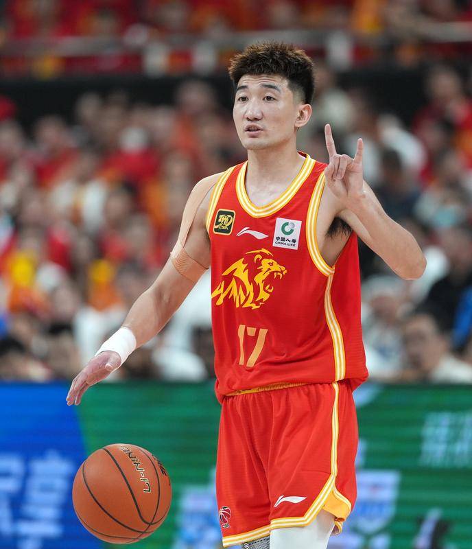 孙铭徽总助攻数超越郭艾伦升至CBA历史第三位