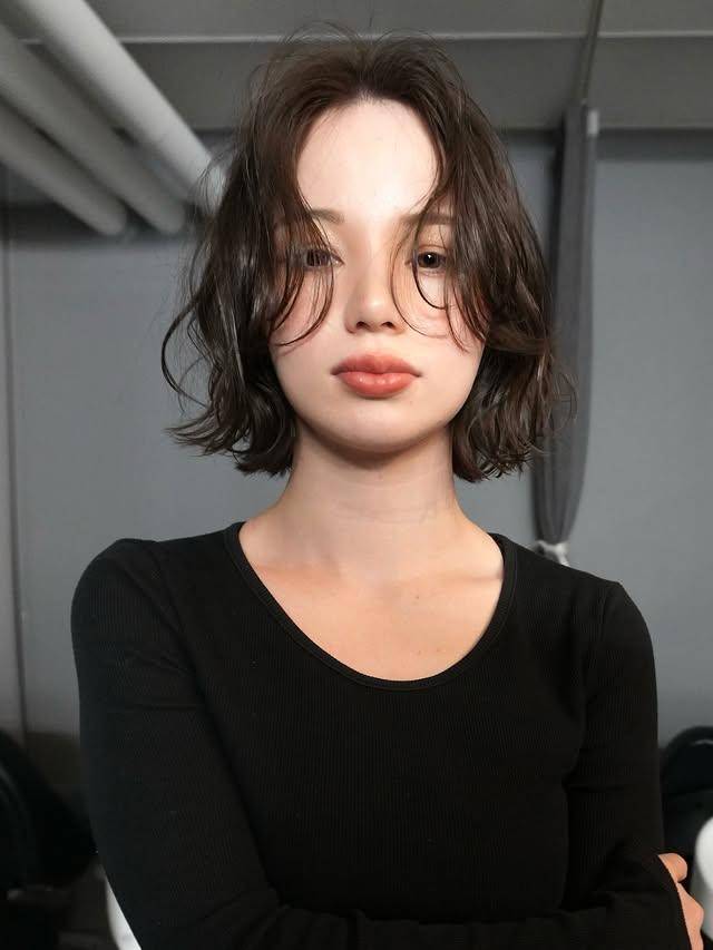 日系短与中短发：解锁氛围感造型的N种可能