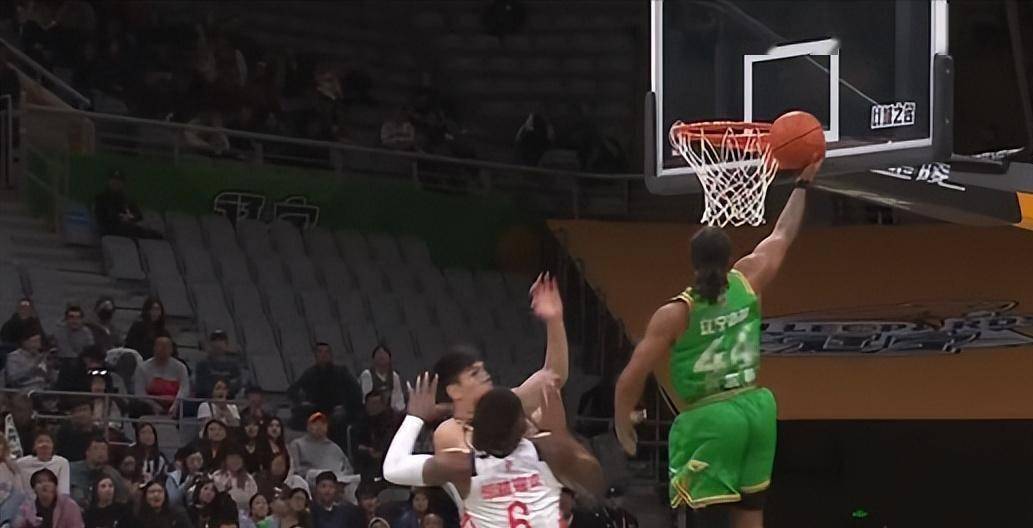 辽宁男篮为何战胜广州？数据不会说谎，战术鬼才乌戈名不虚传，杨鸣学学