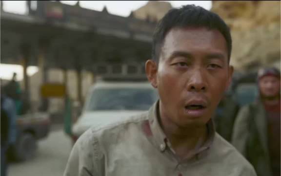 《万里归途》张译王俊凯殷桃演绎中国护照安全通行