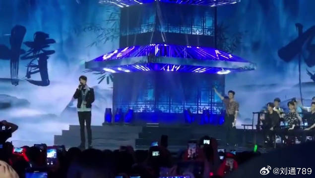 陈情令粉丝见面会，肖战演唱孙燕姿的歌