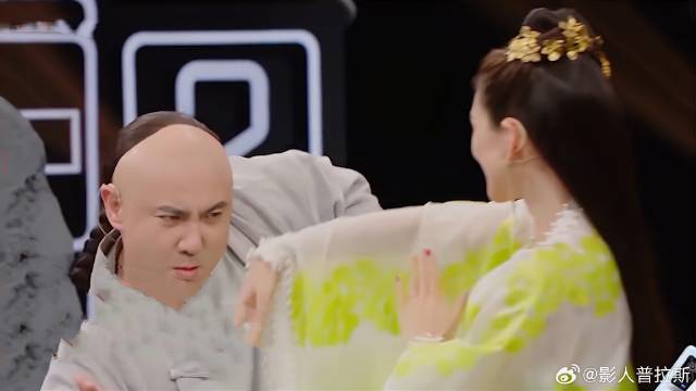 沈腾跳舞偷感好重！在章子怡身旁略显猥琐，笑翻了！