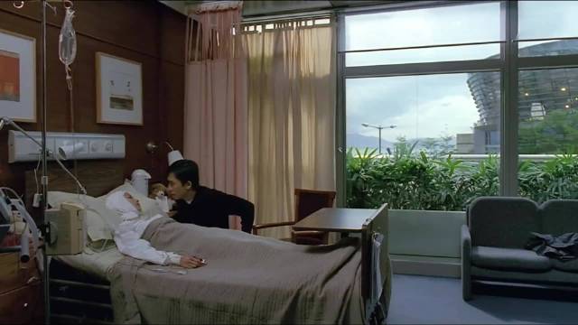 男子为复仇设局20年，火海逃生妻子揭穿后被拔氧气管