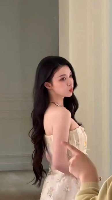 王楚然苏州迪奥高珠展惊艳亮相，生图状态全网热议