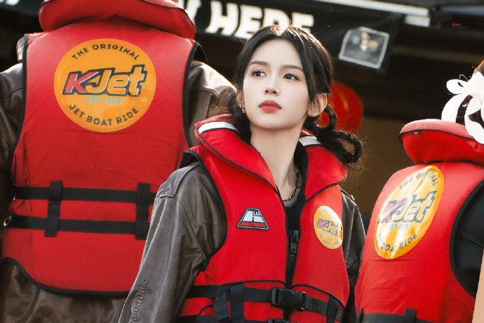 陈星旭、周也和王玉雯在综艺《地球超新鲜2》中的互动有什么新亮点？