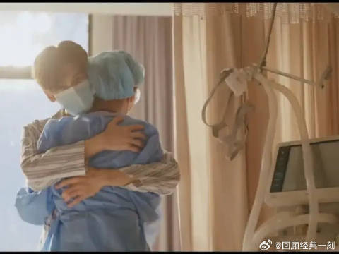 误以为顾云峥出事，终于认清自己的内心，相拥告白，彼此都接住了对方的爱意