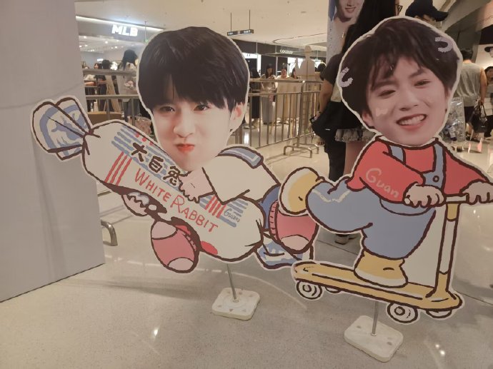 刘耀文杭州的快闪店和生日应援活动具体在哪些地点举办？