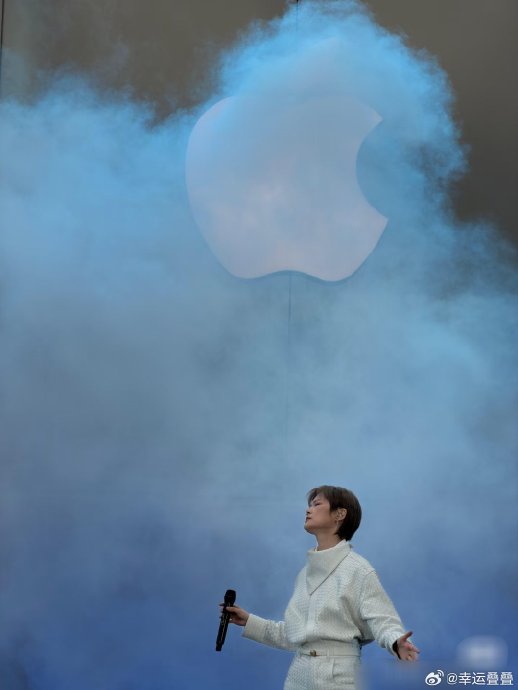 这次跨领域同框对吴艳妮个人形象和商业价值带来了什么影响？