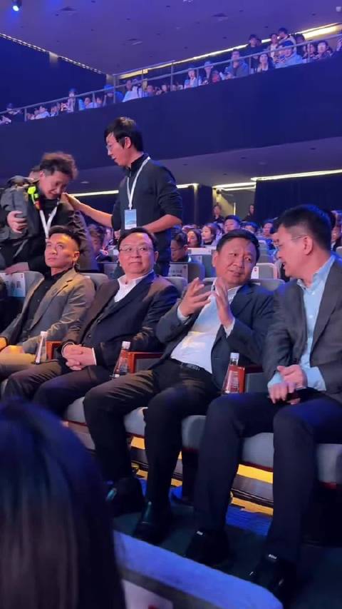 小米发布会把半个车圈请来了