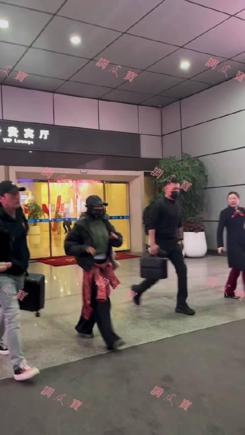 快乐接机不缺席，第一次这么近距离见到姐，好开心