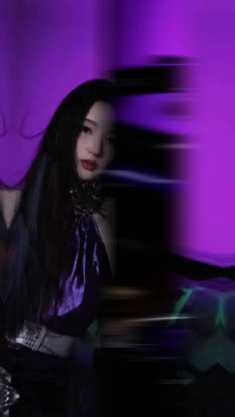 王玉雯暗夜紫造型亮相，智界R7同色系新车发布