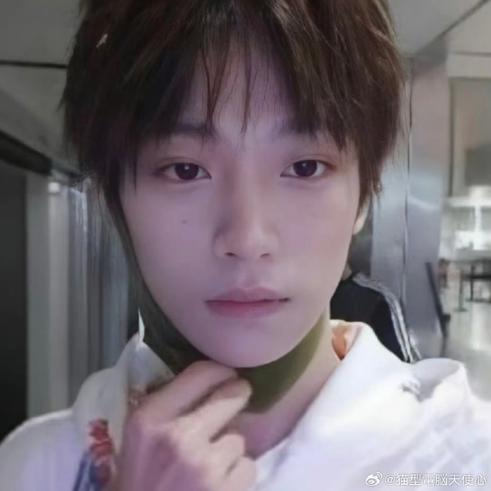 唐小虎演唱的《我们不再是从前》现场版视频在哪里可以看到？