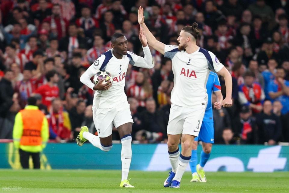 悲壮的胜利！热刺3-2力克马竞仍出局，西蒙斯欧冠双响难救主