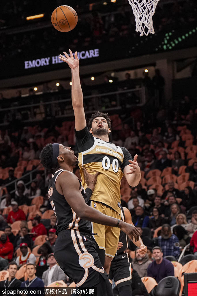 亚历山大-沃克41分后，老鹰剑指11连胜！达拉斯之夜谁主沉浮？