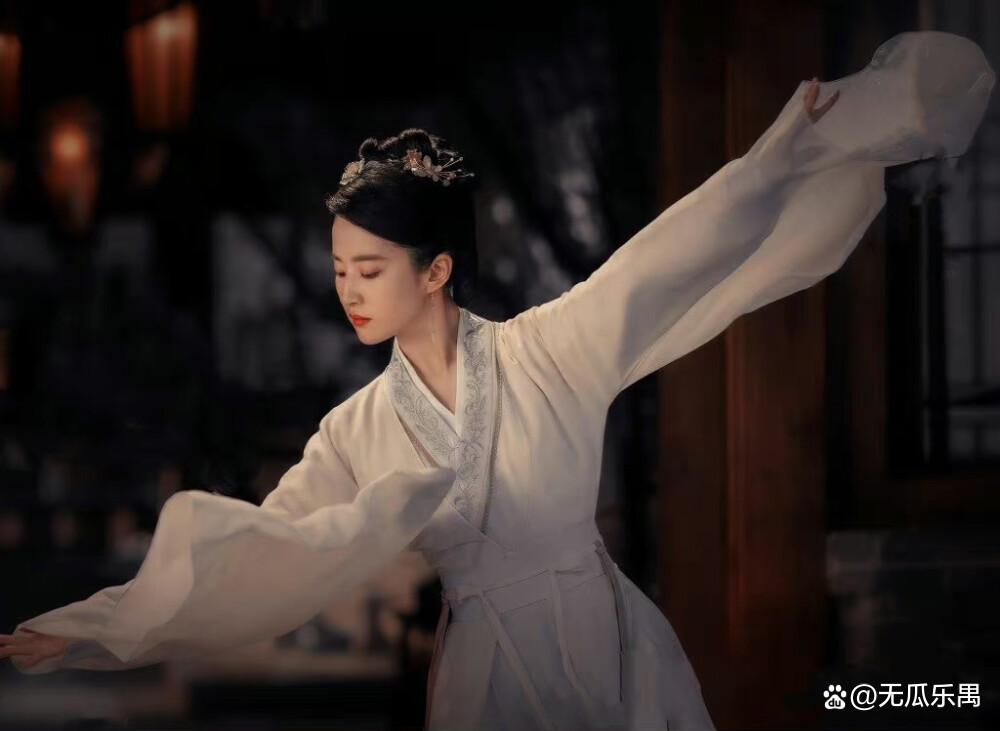 终于有演员玩扇子武剑不用特效了