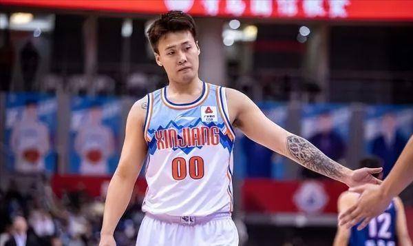 CBA快讯!赵睿指责裁判,广东挽留周琦,郭艾伦不想出战