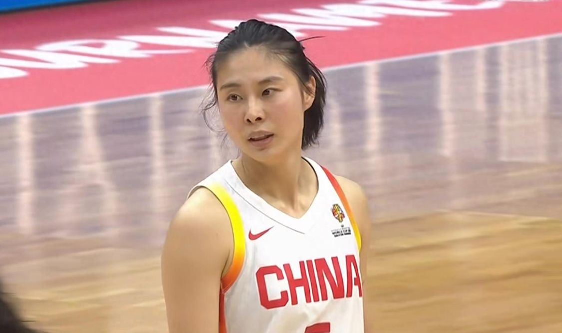 这礼太大！中国女篮拒绝放水，巴西球员输球崩溃，捷克感谢宫鲁鸣