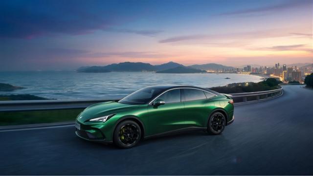 纯电720km/增程1450km 极狐全新阿尔法S5正式上市：补贴后9.98万元起