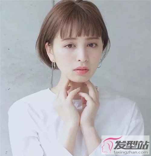 圆脸减龄发型设计 今年最火的圆脸发型