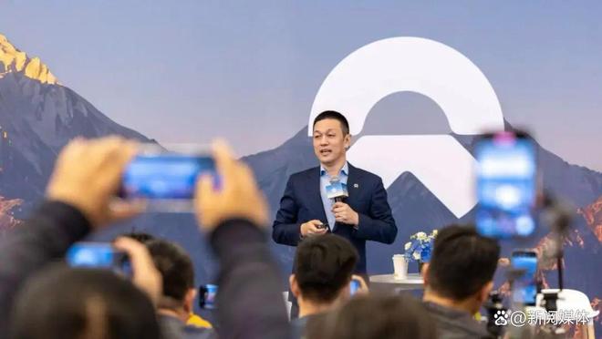 2025车企生死竞速:小鹏降本突围,蔚来背水一战!何小鹏比亚迪小鹏汽车蔚来汽车新能源汽车_订阅