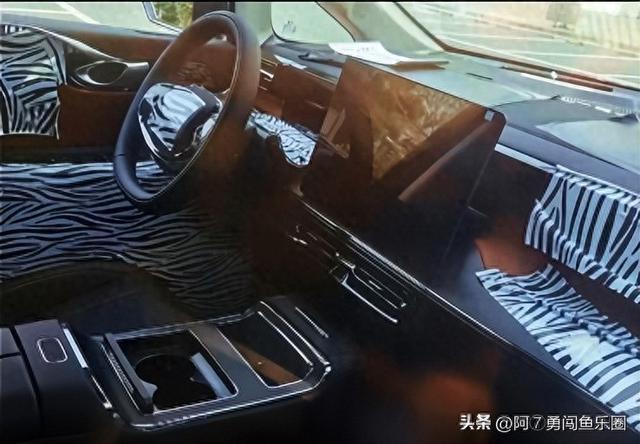 2种选择纠结症!传祺E8 PHEV现款vs2026改款，家用该等还是该入手_阿⑦勇闯鱼乐圈