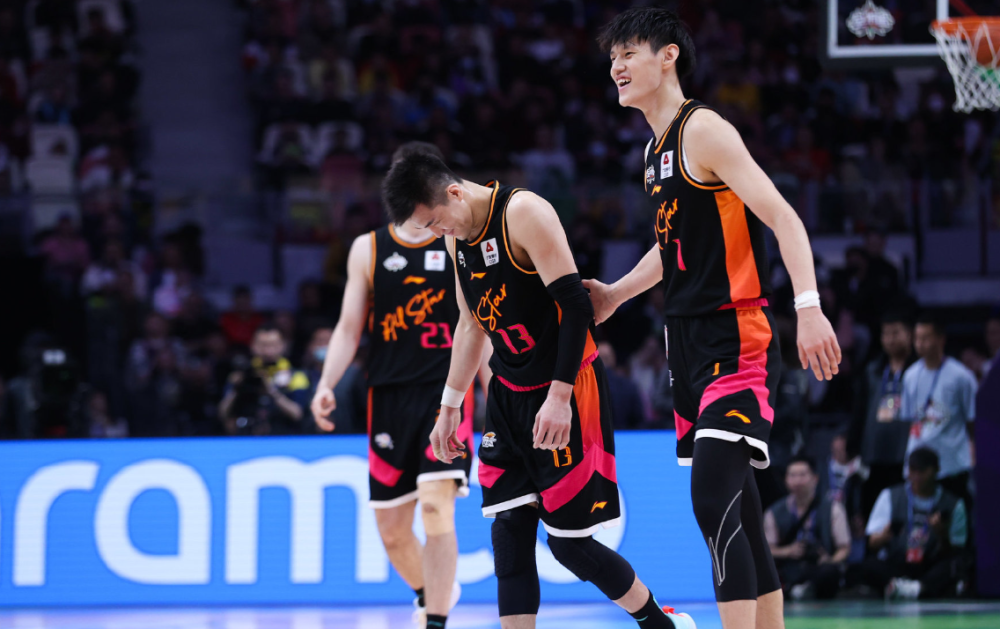 郭艾伦无缘全明星超落寞 社媒发文:又浪费了一年_新闻