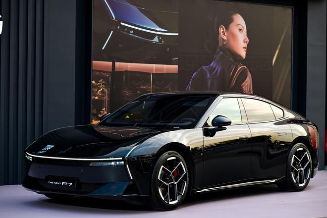 最帅的小鹏P7又有新色新车型了，702公里续航20.38万起