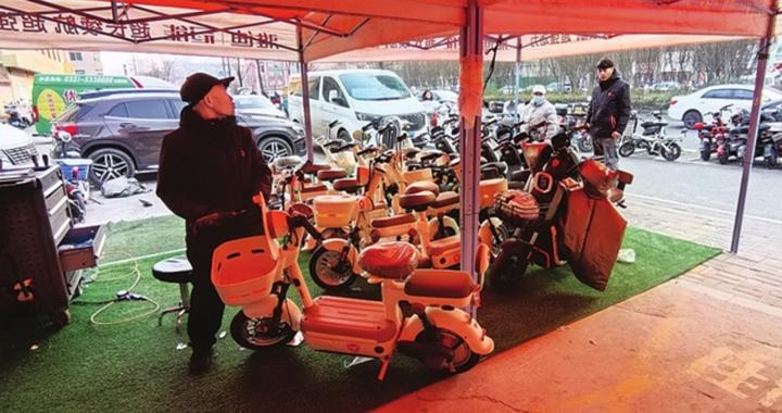 电动自行车新国标执行三个月 车筐更大了 续航更长了