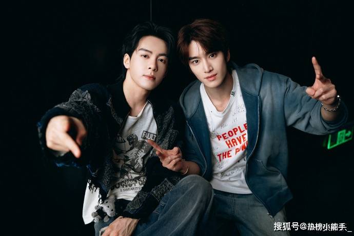 杀青福利是“摸脸杀”！曾舜晞张康乐戏外交换人生甜度满分