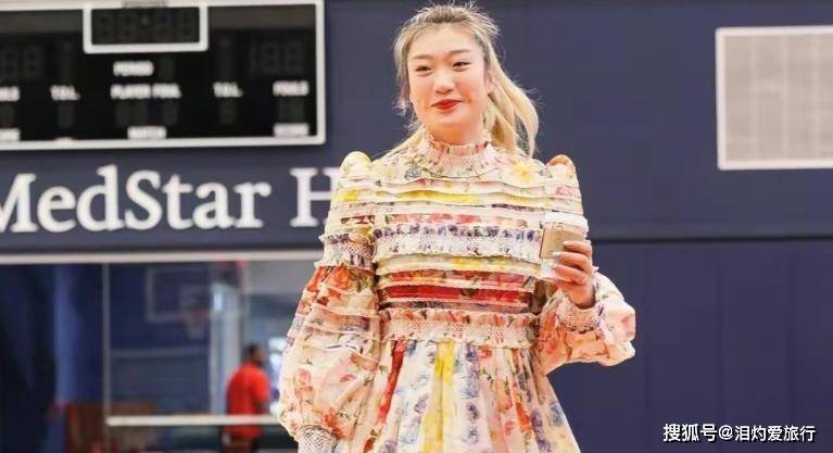 李梦给老公张隆过生日,张隆36岁年龄引关注,球迷称勉强能接受