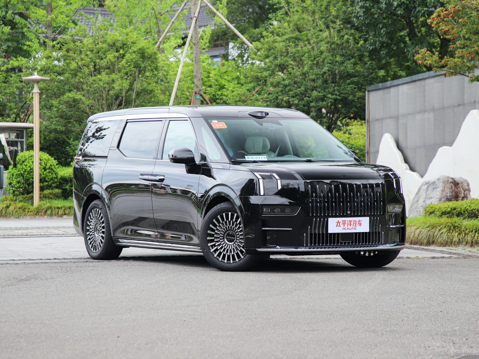 2024极氪009最新价格:商务接待性价比首选