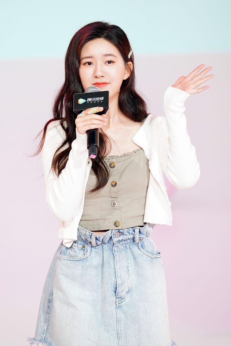 赵露思拒绝直播带货背后:娱乐圈资本博弈的一记漂亮反击