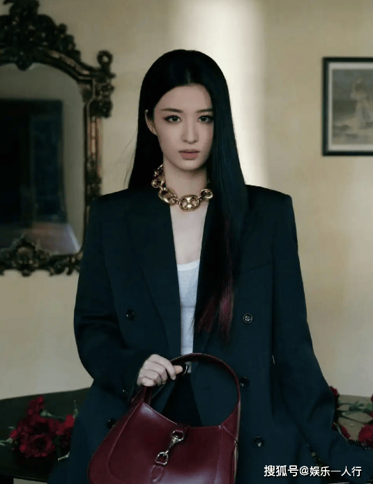 王楚然巴黎惊艳全场，零考察期空降Dior大使被质疑！她用一句话让全网闭嘴