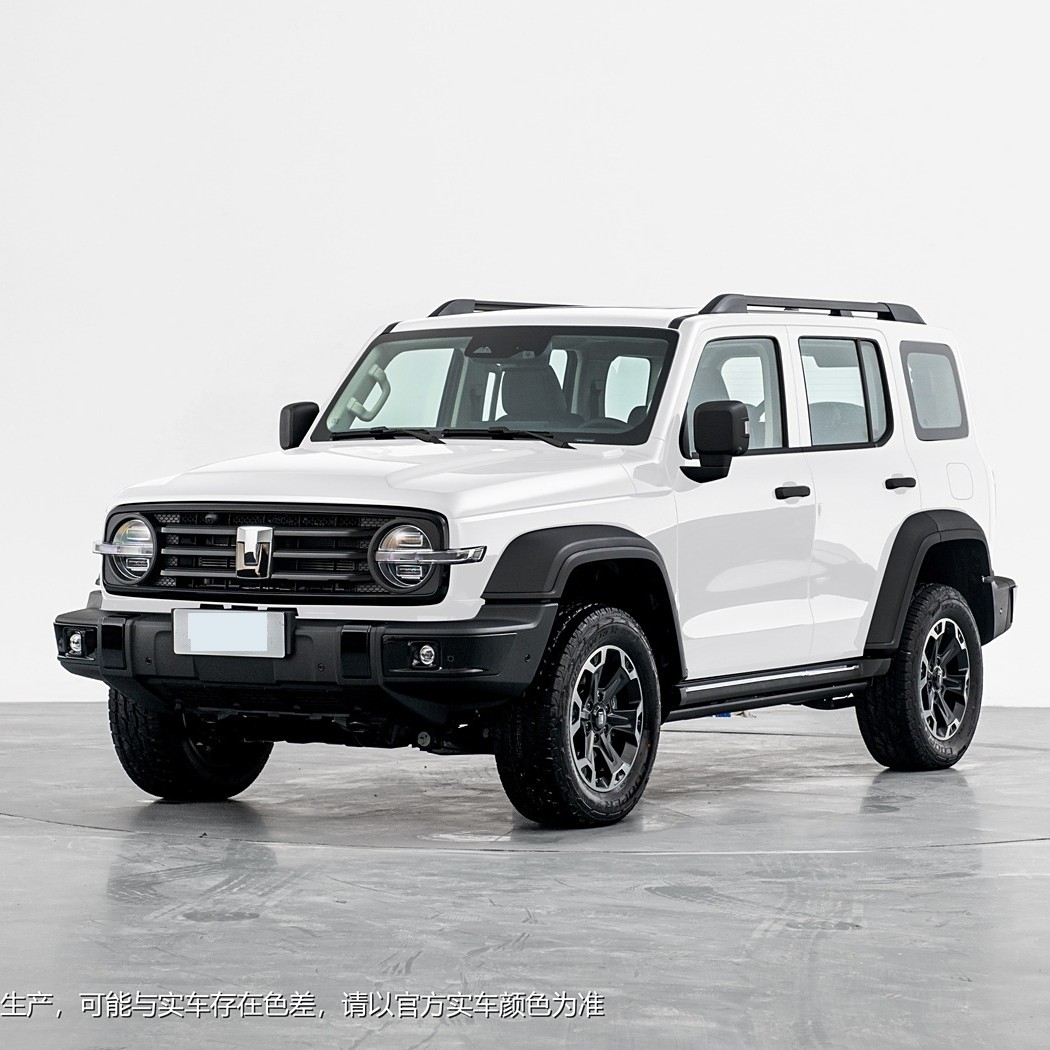 30万内插电混动SUV三强对决：谁是真正可城可野的硬派之选？