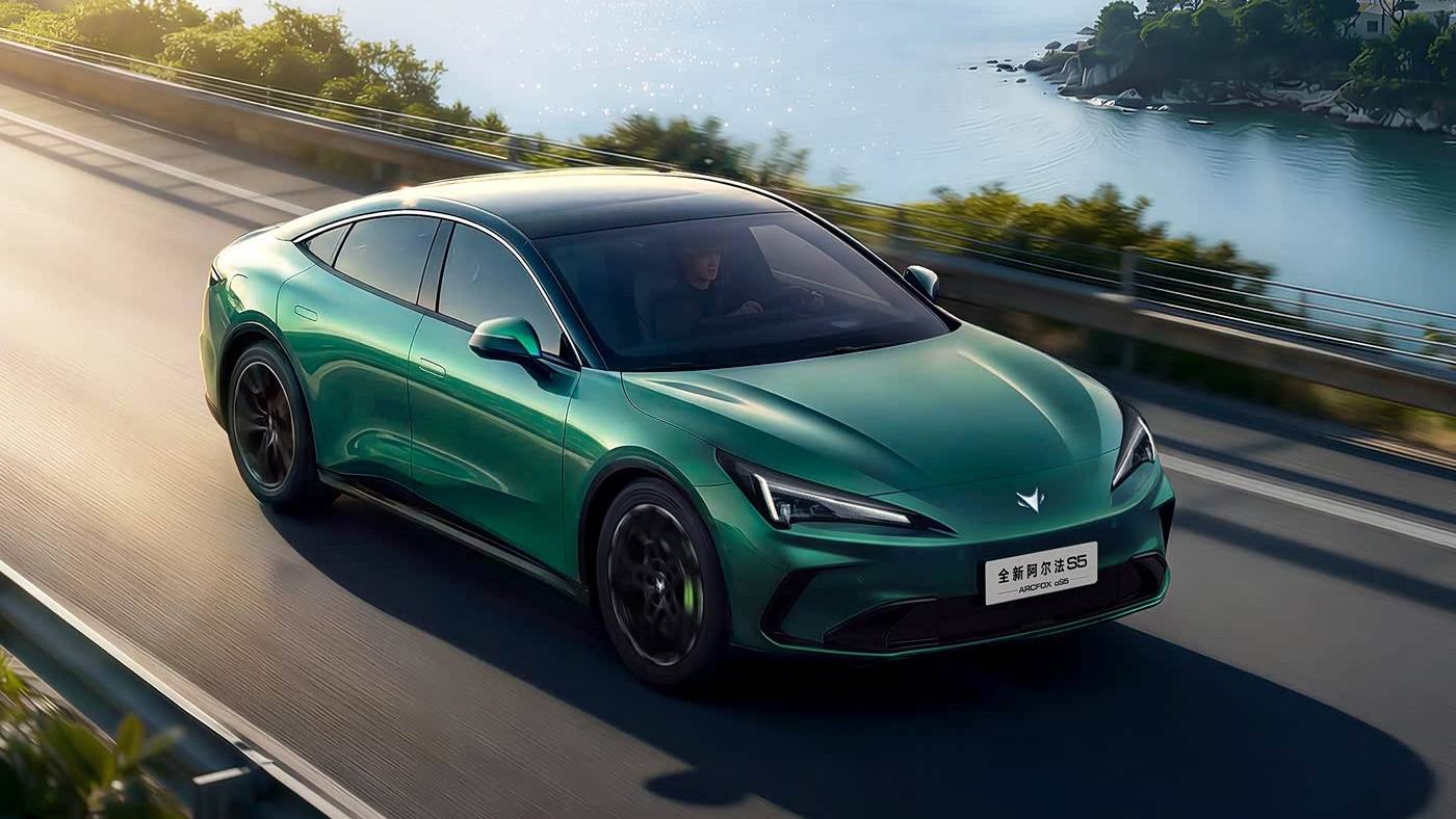 9.98万起，极狐全新阿尔法S5上市，加入增程动力