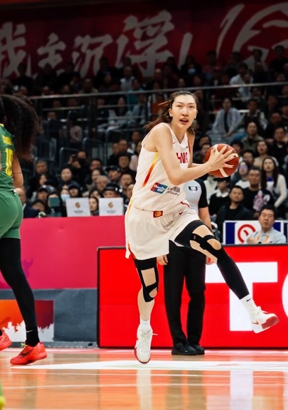 韩旭22+8,王思雨17分!中国女篮83-71巴西,世预赛4胜1负收官