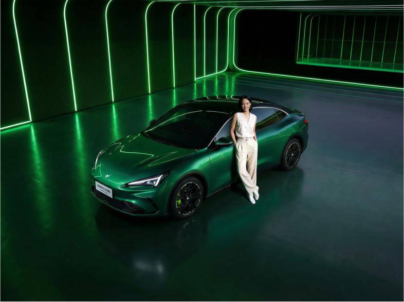 “AI高性能宽体轿跑”极狐全新阿尔法S5律动上市上市补贴9.98万起