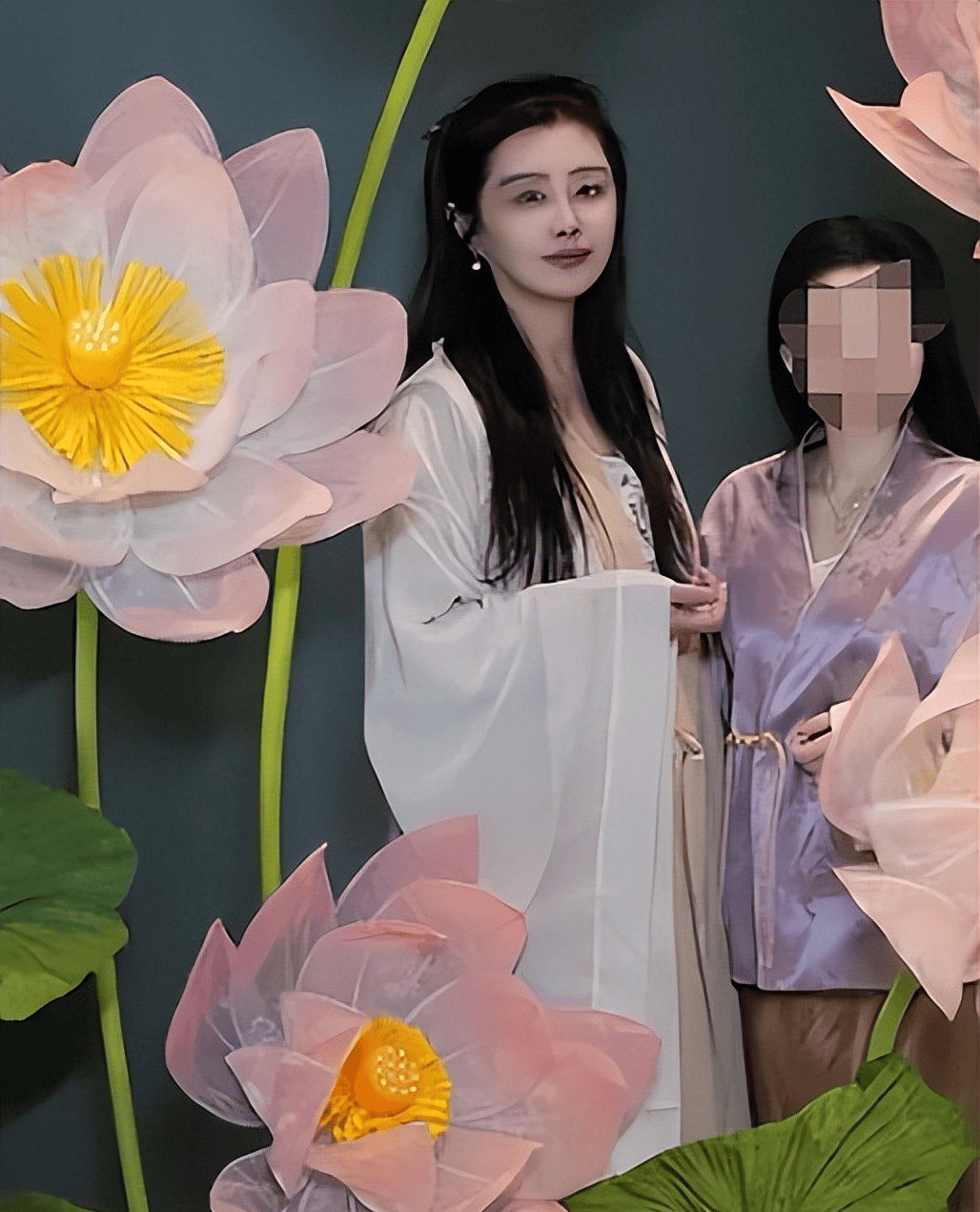 从聂小倩到艾灸馆老板娘,王祖贤59岁近照曝光,岁月没饶过谁