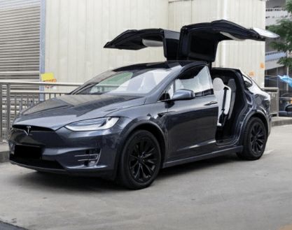 前Uber自动驾驶负责人开着特斯拉FSD撞了墙