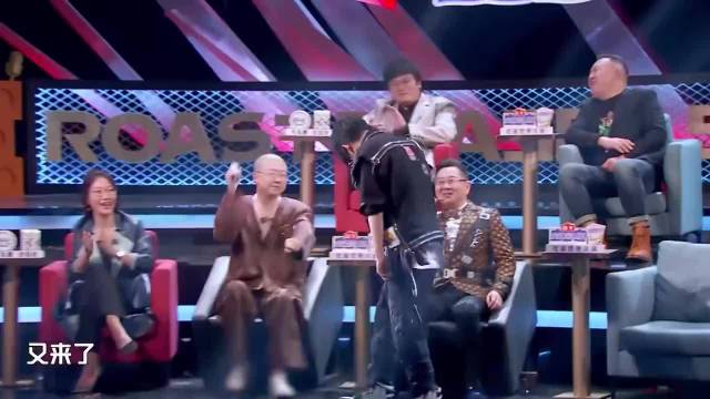大张伟骂得最狠的一次，台上大咖谁都没放过，观众笑声一波接一波