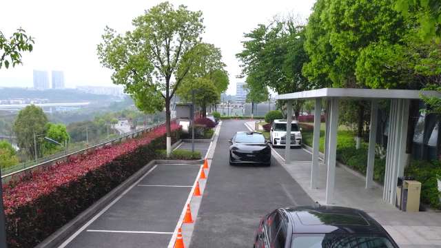 阿维塔12发布太行智控2.0技术，离地间隙提升可过积水路段