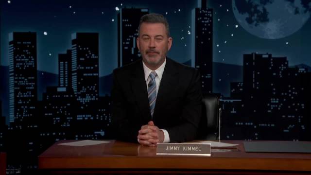 丽莎·库卓做客鸡毛秀谈老友记，称睡前重温至第八季