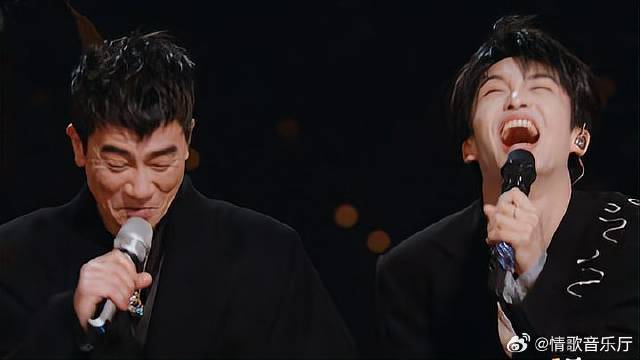 黄子弘凡太逗了，上节目到处认亲，当场喊陈小春爸爸！