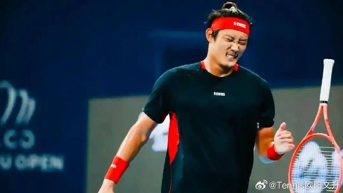 张之臻在迈阿密大师赛输给马纳里诺的具体比分和技术弱点是什么？