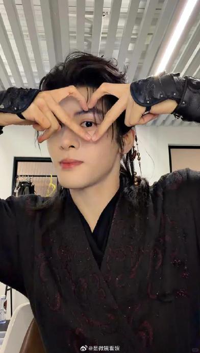 为什么曾舜晞认为演员的“二次创作”是AI无法替代的？