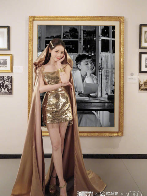 祝绪丹亮相杭州赫本展定格优雅瞬间